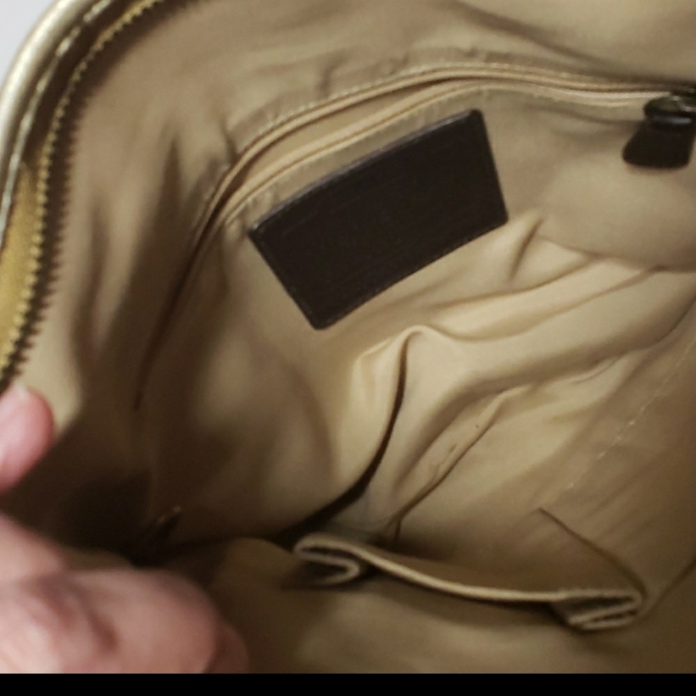 The Signature Coach Purse - Picture 4 of 8
